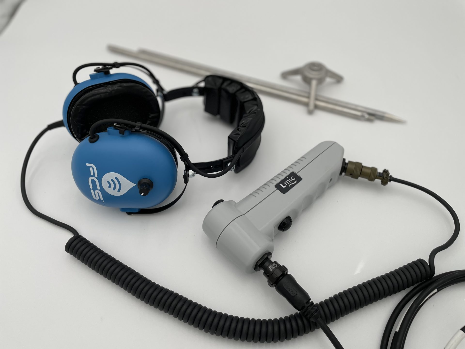 Lmic with headset